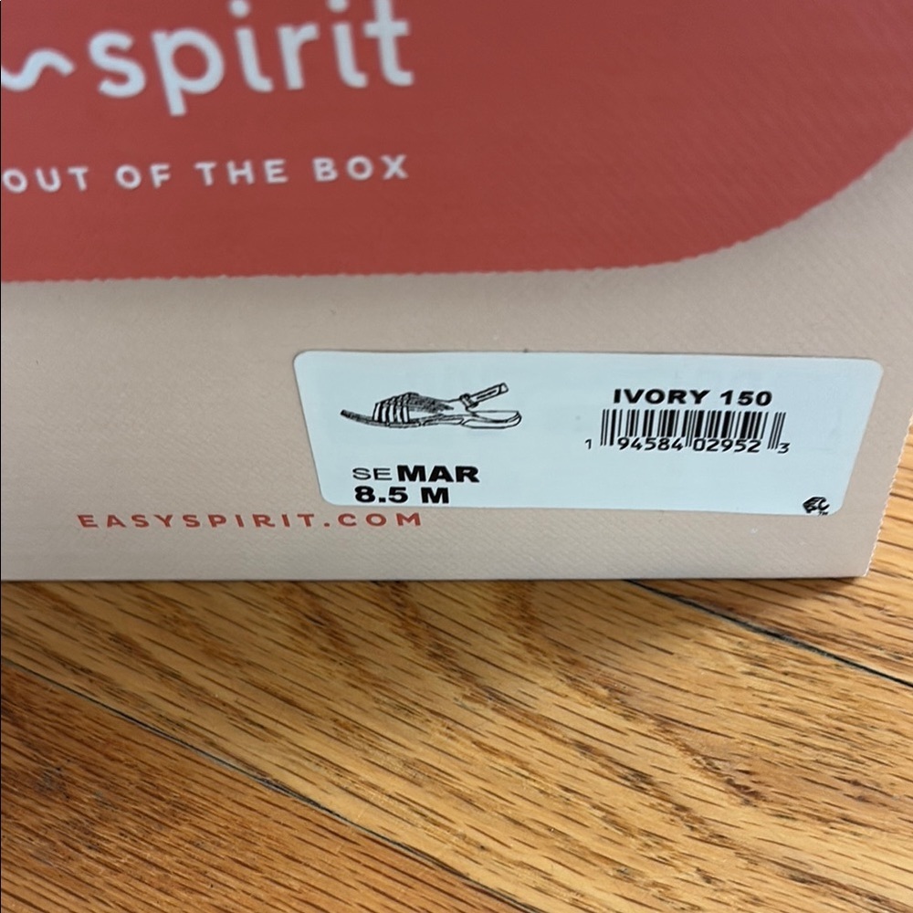 Easy Spirit White Woven Sandals - Picture 5 of 5